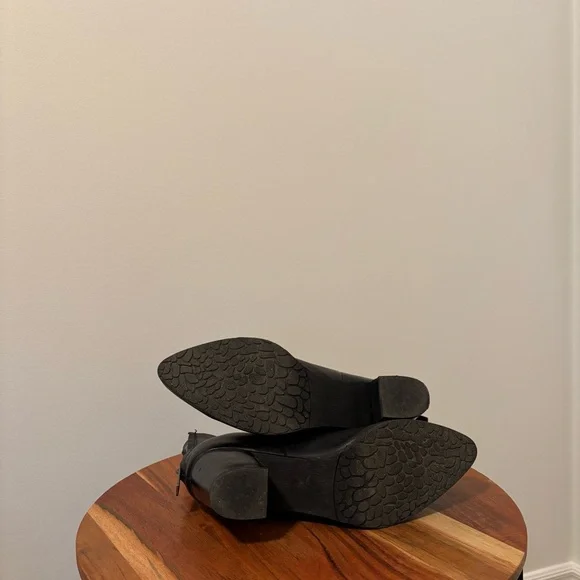 Blondo Black Leather Ankle Booties - Picture 5 of 9